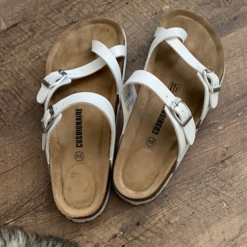 CUSHIONAIRE Women's Luna Cork Footbed Sandal 9W